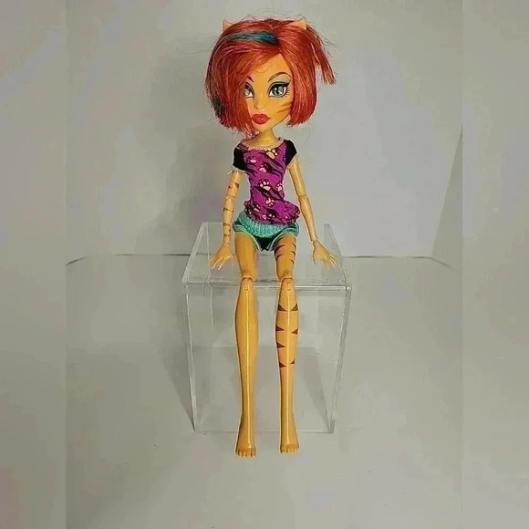 Monster High Toralei Stripes Doll Mattel 2011 - Picture 1 of 5